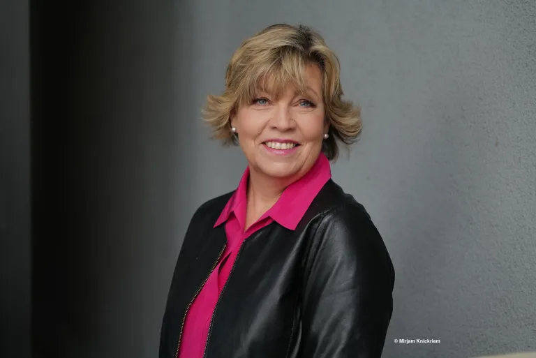 Porträt von Andrea Römmele
